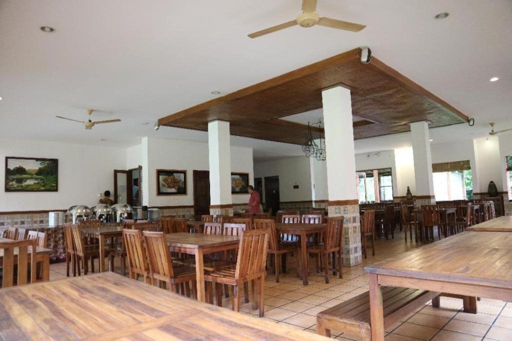 Villa Bukit Pinus Bogor Ngoại thất bức ảnh