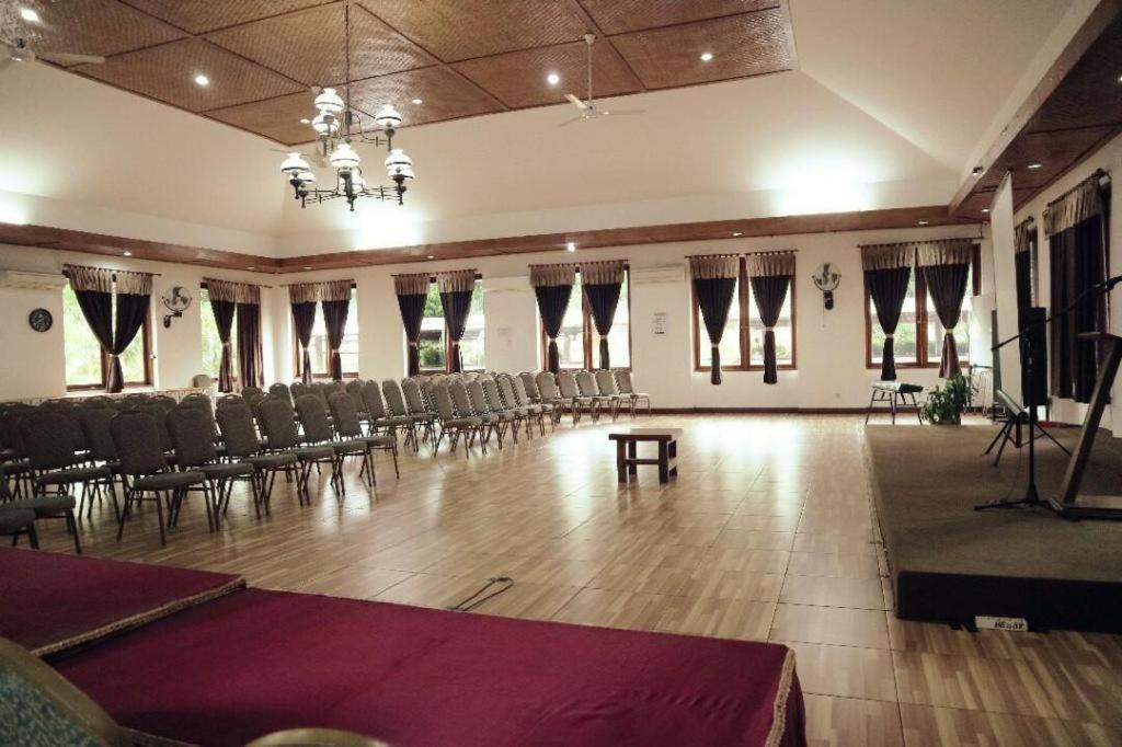 Villa Bukit Pinus Bogor Ngoại thất bức ảnh