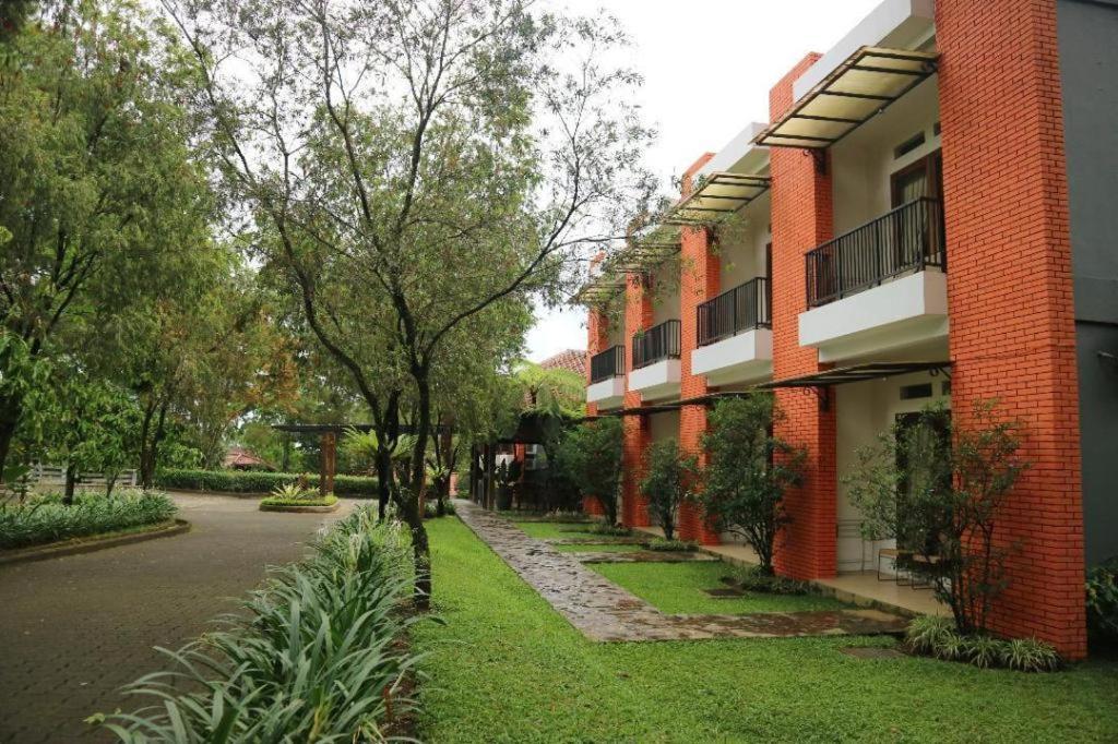 Villa Bukit Pinus Bogor Ngoại thất bức ảnh